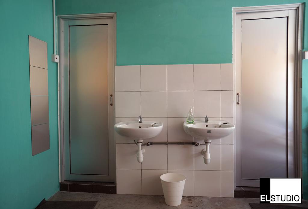 El Studio Hostel Langkawiクア エクステリア 写真