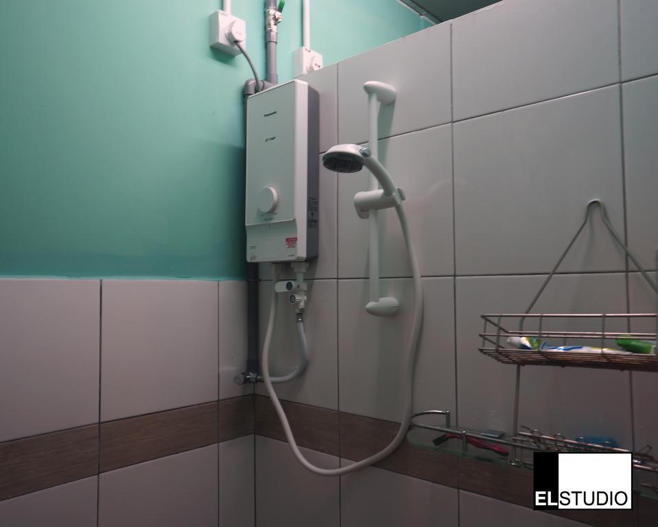 El Studio Hostel Langkawiクア エクステリア 写真