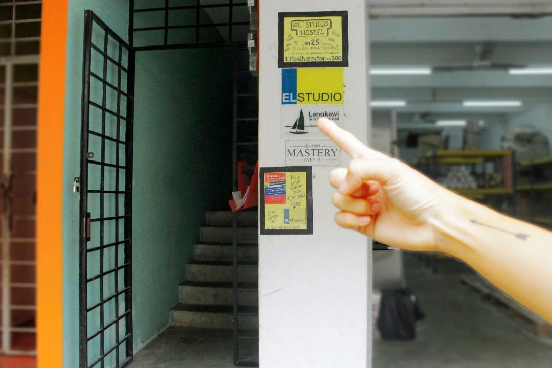 El Studio Hostel Langkawiクア エクステリア 写真